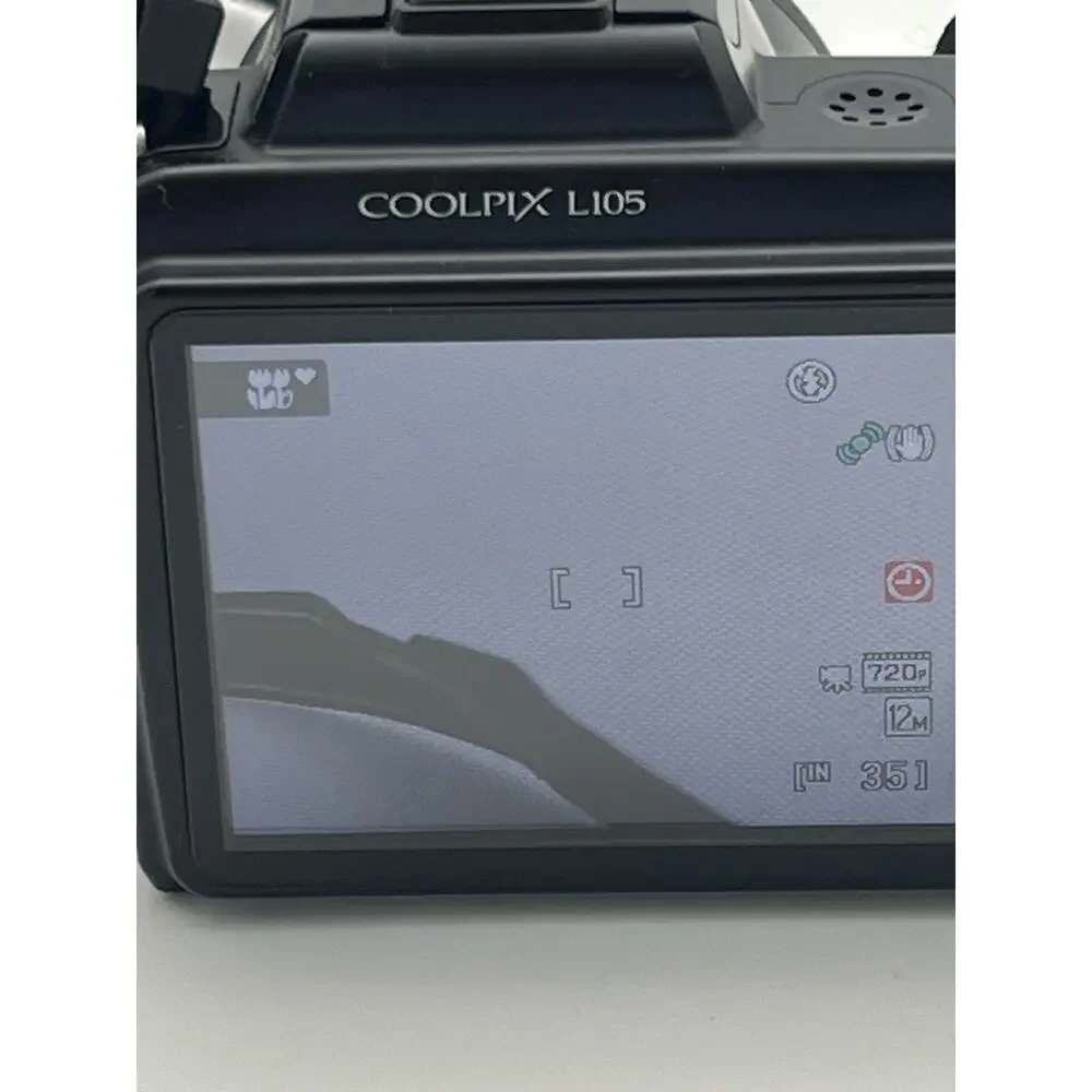 Nikon Coolpix L105 digital camera - tested & works
